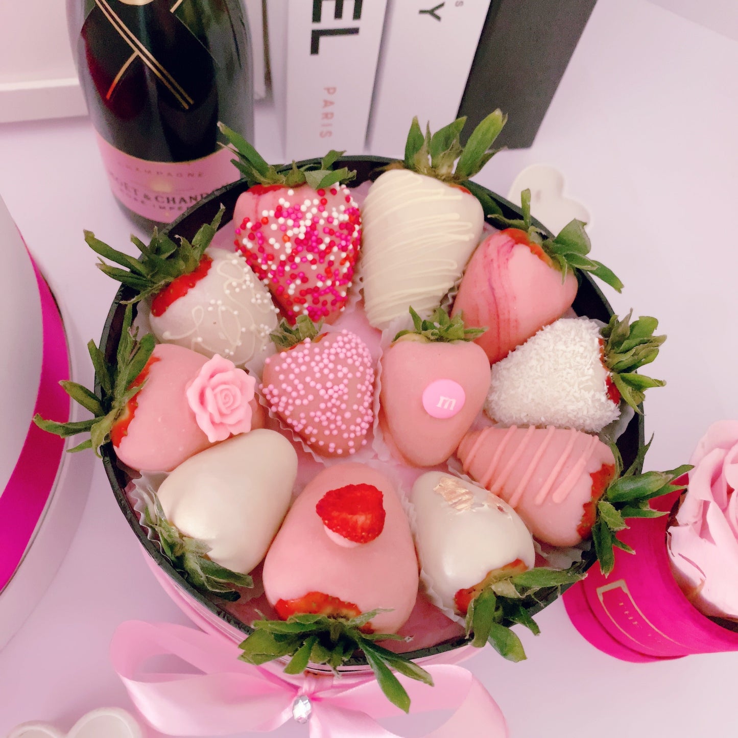 Caja de Fresas bañadas en chocolate | The Prestige Roses