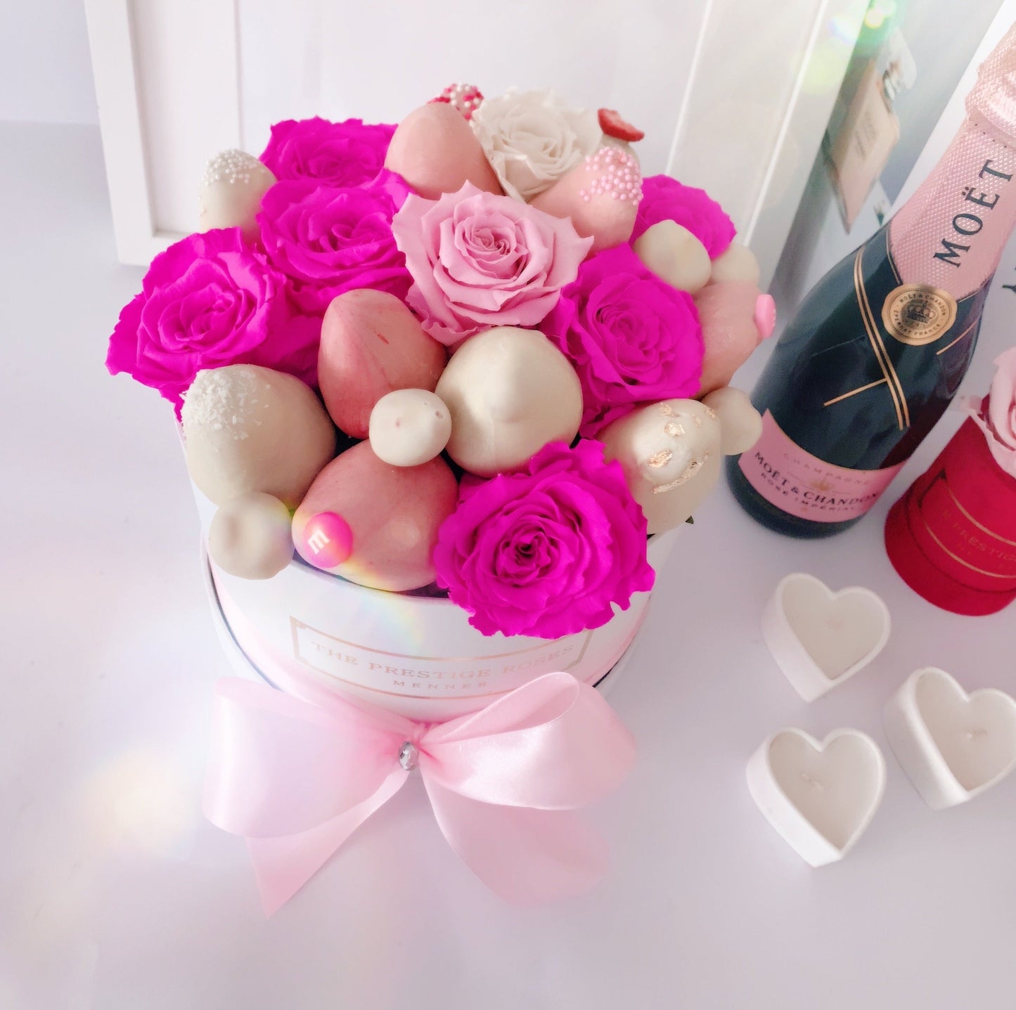 Caja de Rosas con Fresas cubiertas con Chocolate | Hello Berry Madrid