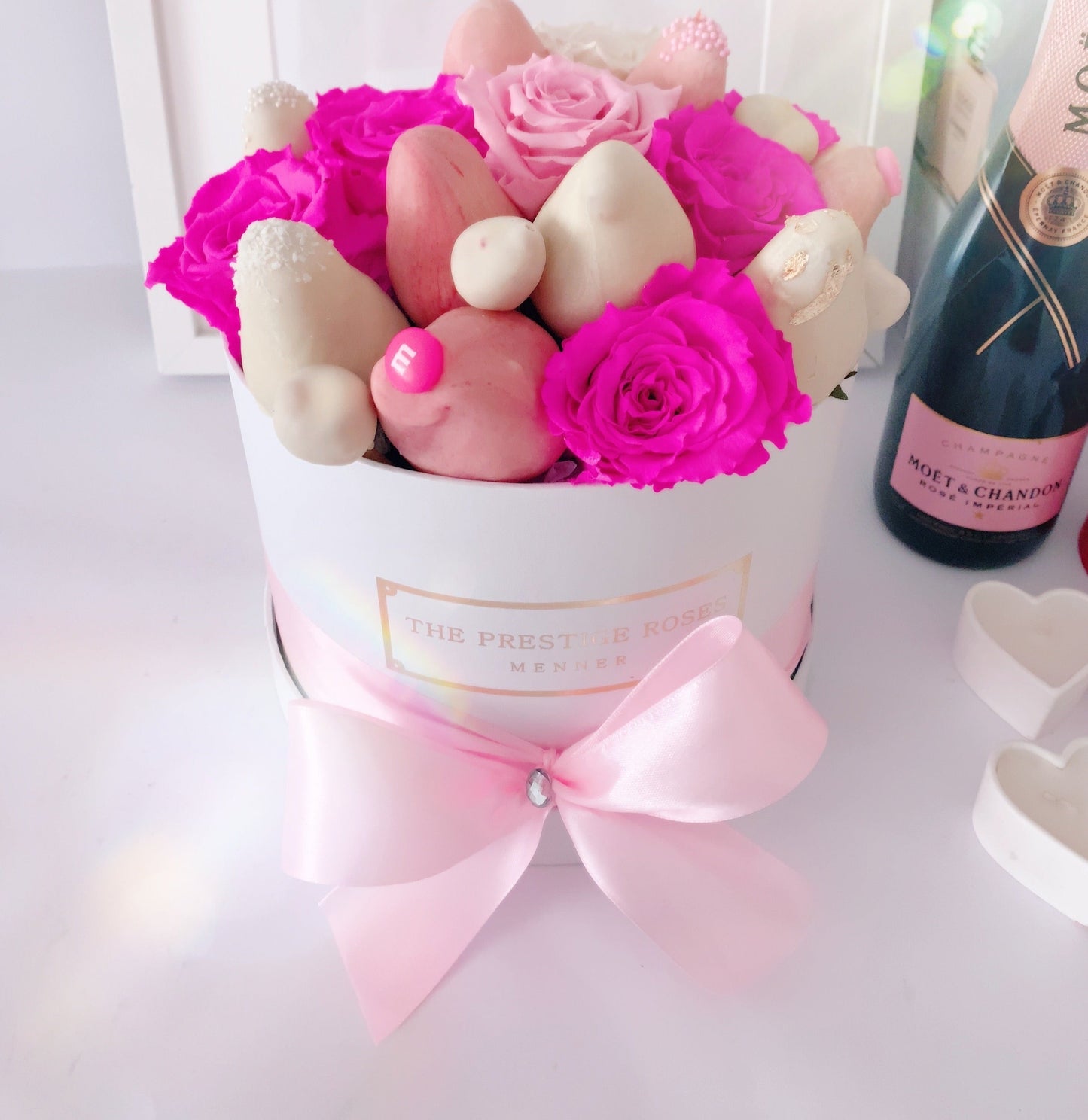 Caja de Rosas con Fresas cubiertas con Chocolate | Hello Berry Madrid